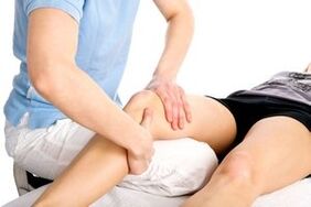 Massagesessie voor artrose van de gewrichten